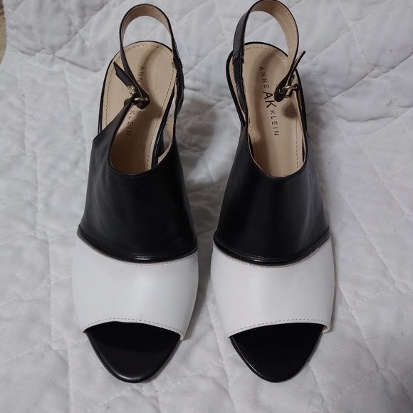 Anne Klein Strapy 👠 Heels Leather New - Picture 2 of 8